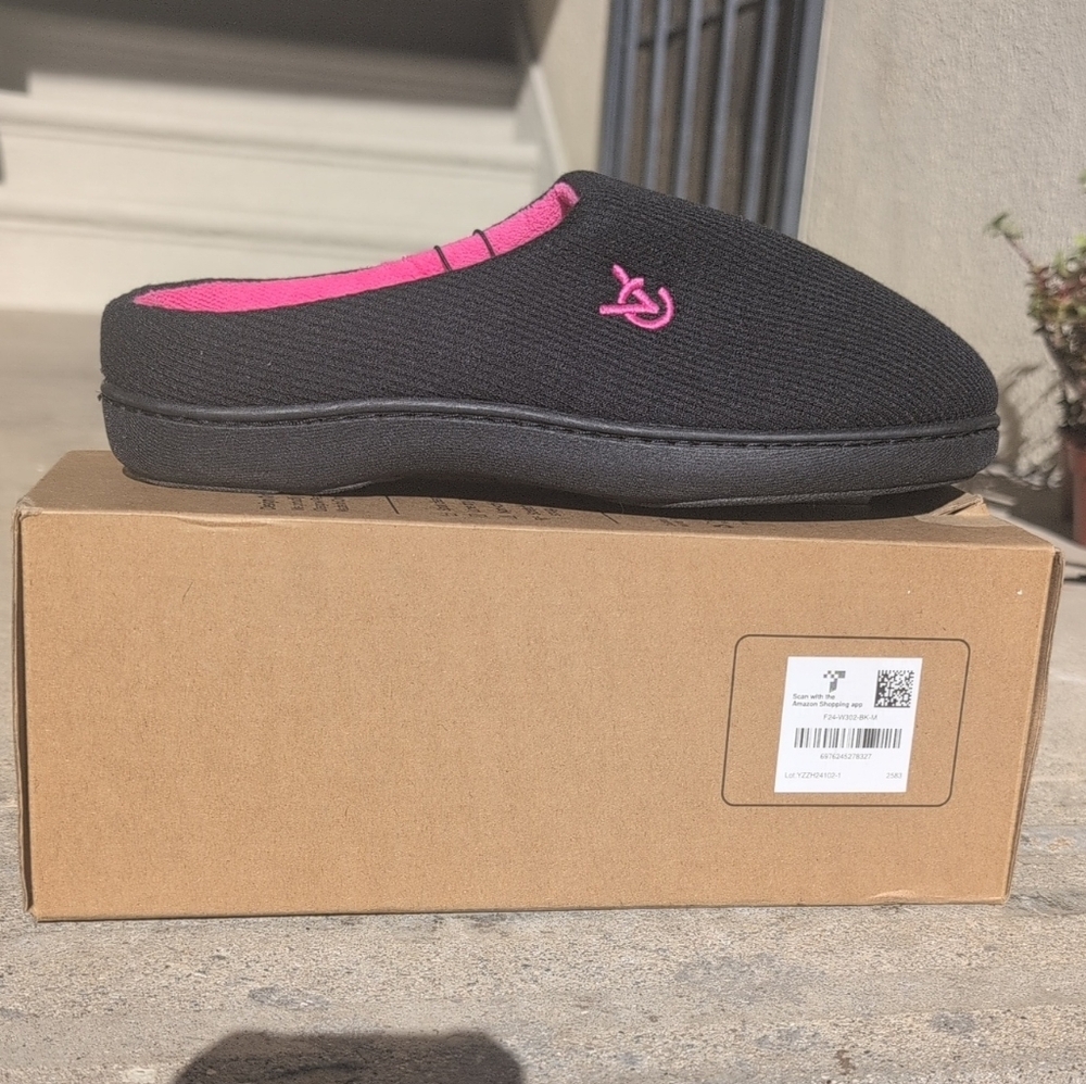 Women's Veracosy Black And Pink Slip-On Slippers Size 7